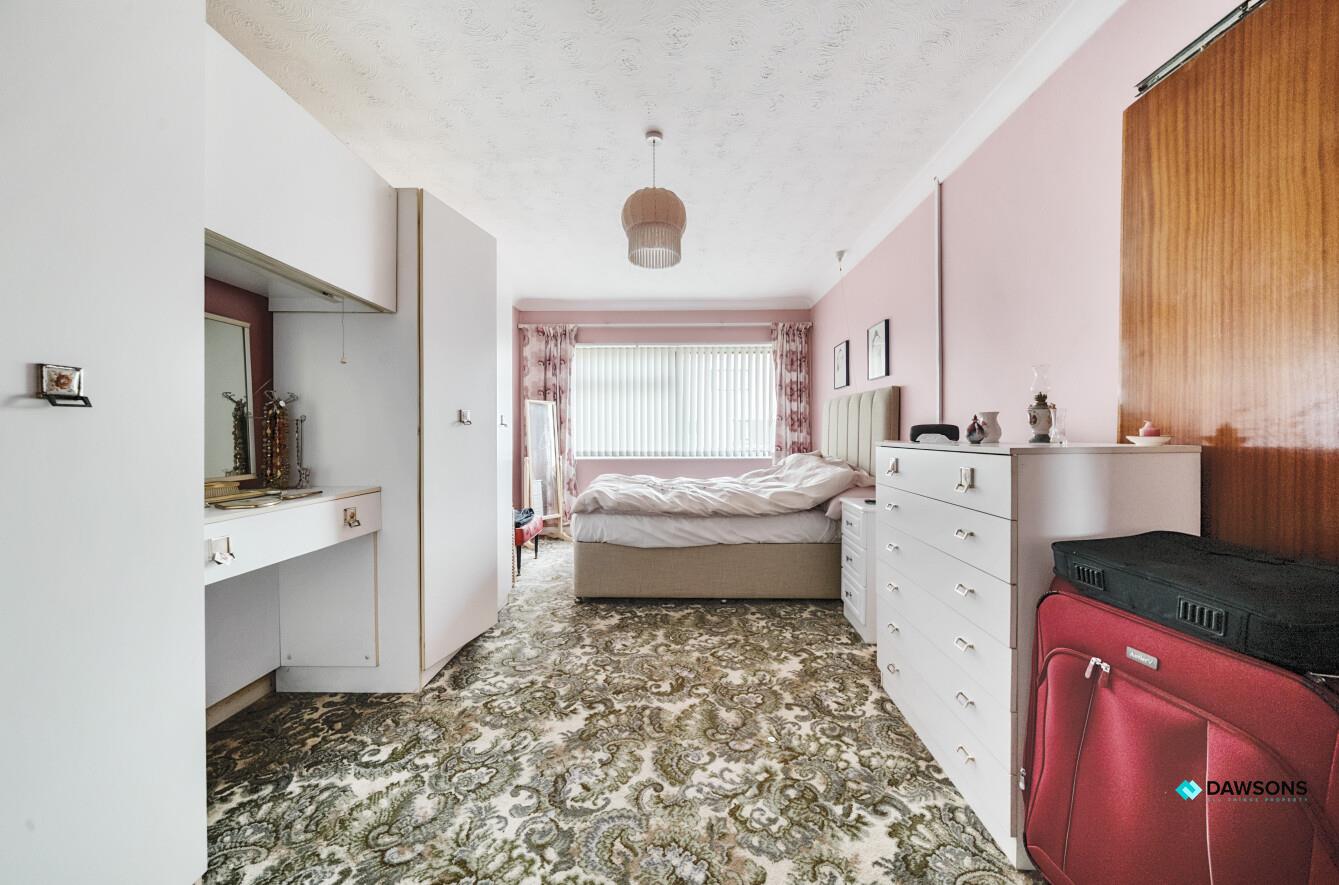 Y Llwyn, Llanelli, SA15 1JT